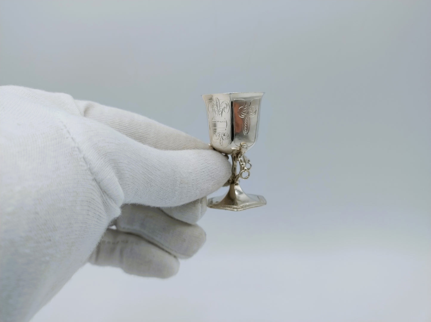 Zilveren miniatuur beker, J.S. Zwanenburg & Zn, Sneek, 19e eeuws