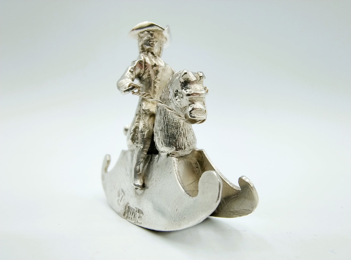Zilveren miniatuur hobbelpaard, J. Koningh, Enkhuizen, 1743