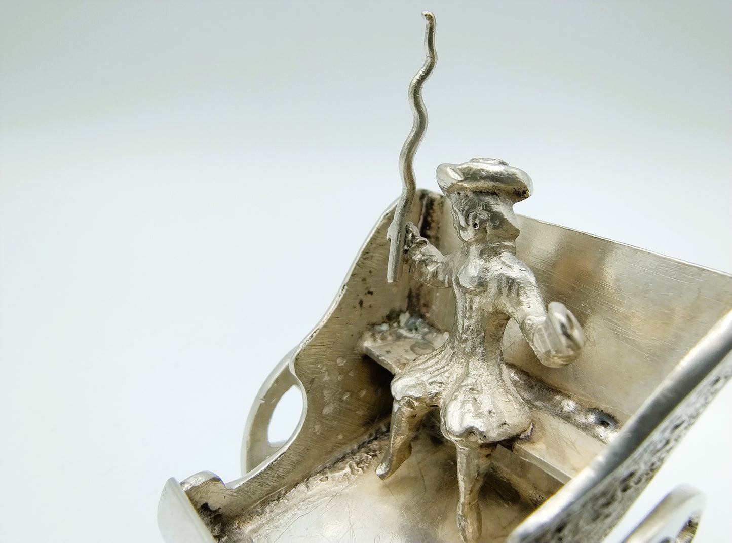 Zilveren miniatuur sjees met paard, F. van Strant I, Amsterdam, ca. 1715