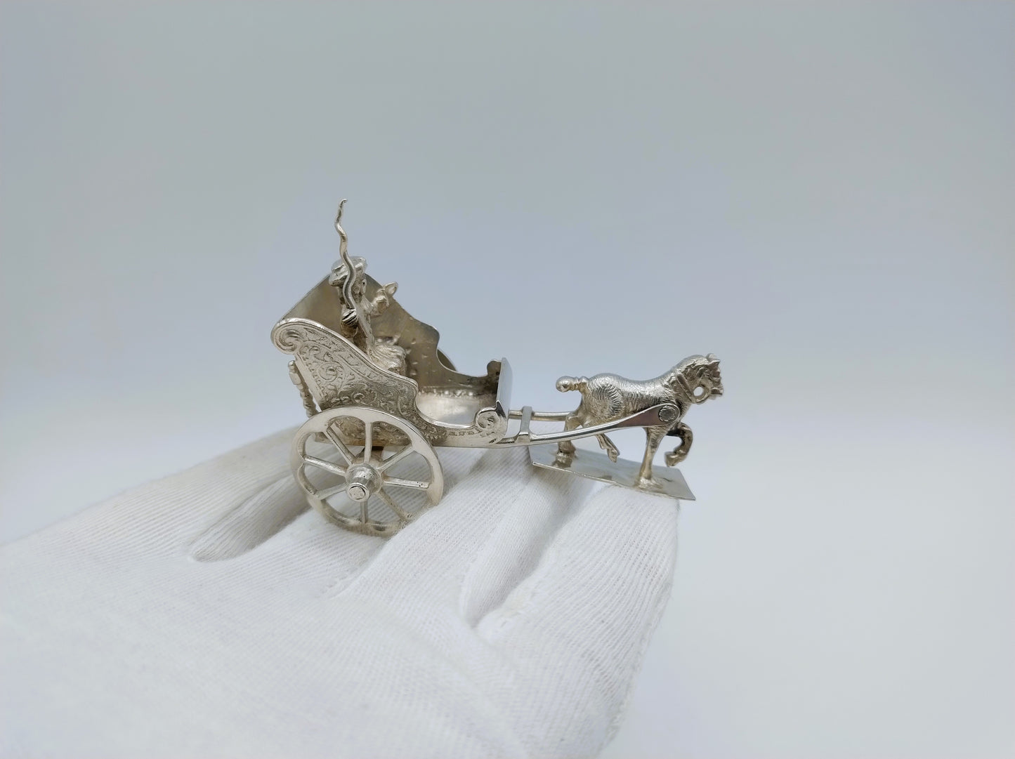 Zilveren miniatuur sjees met paard, F. van Strant I, Amsterdam, ca. 1715