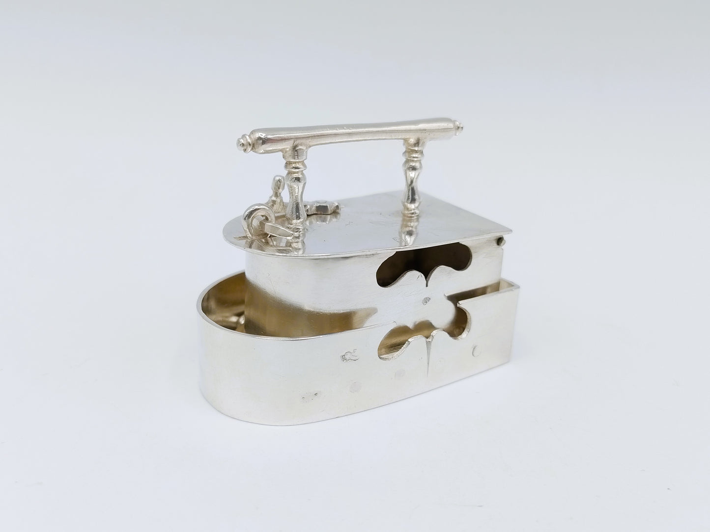 Silver miniature iron with stand, R.J. Spaanstra, Drachten, 19th century