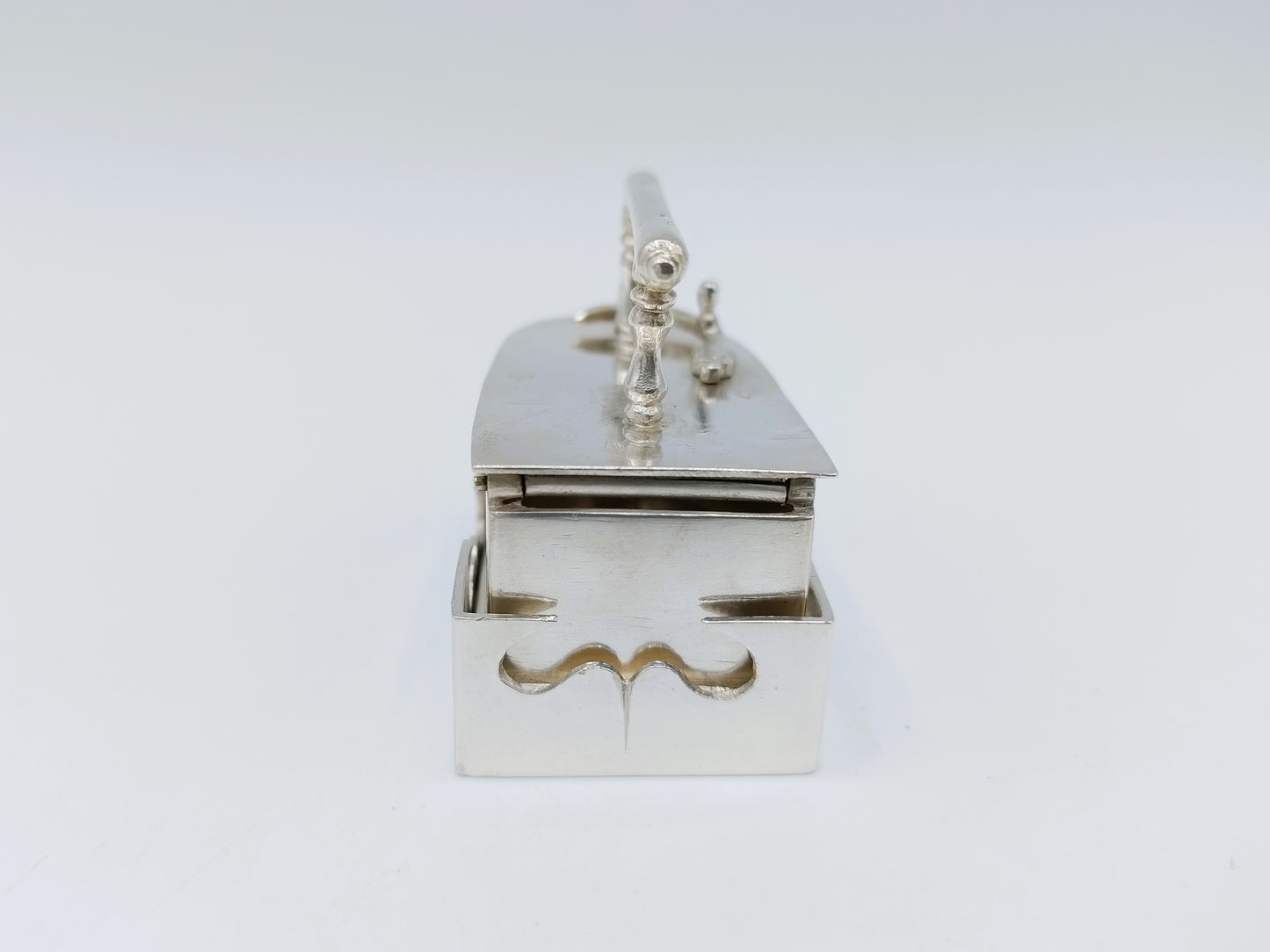 Silver miniature iron with stand, R.J. Spaanstra, Drachten, 19th century
