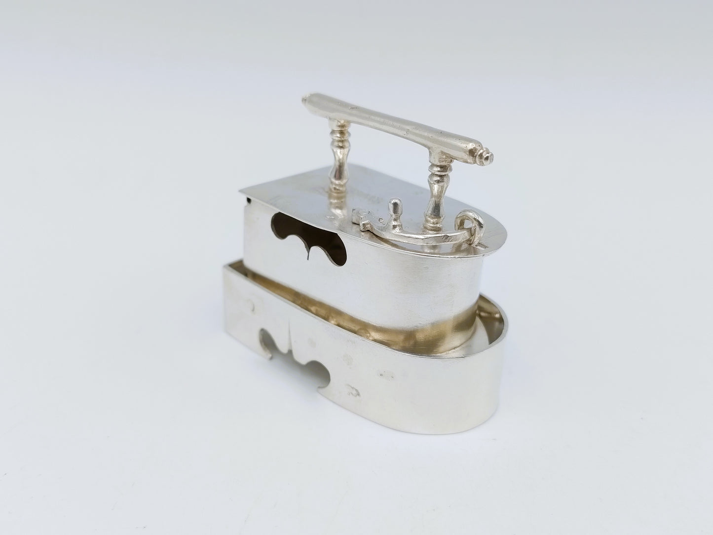 Silver miniature iron with stand, R.J. Spaanstra, Drachten, 19th century