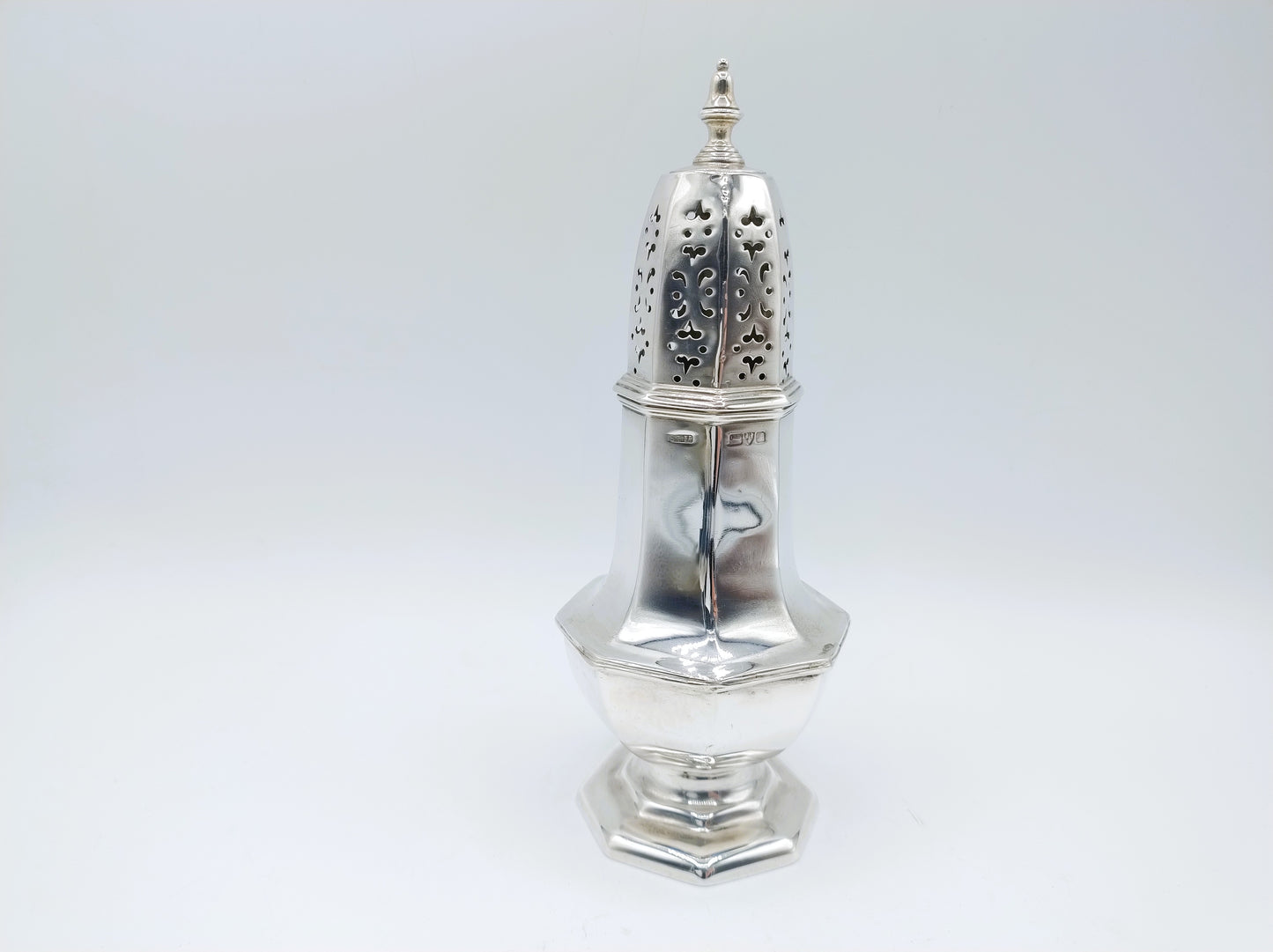 Silver sugar sifter, Stokes & Ireland Ltd, Chester, 1909