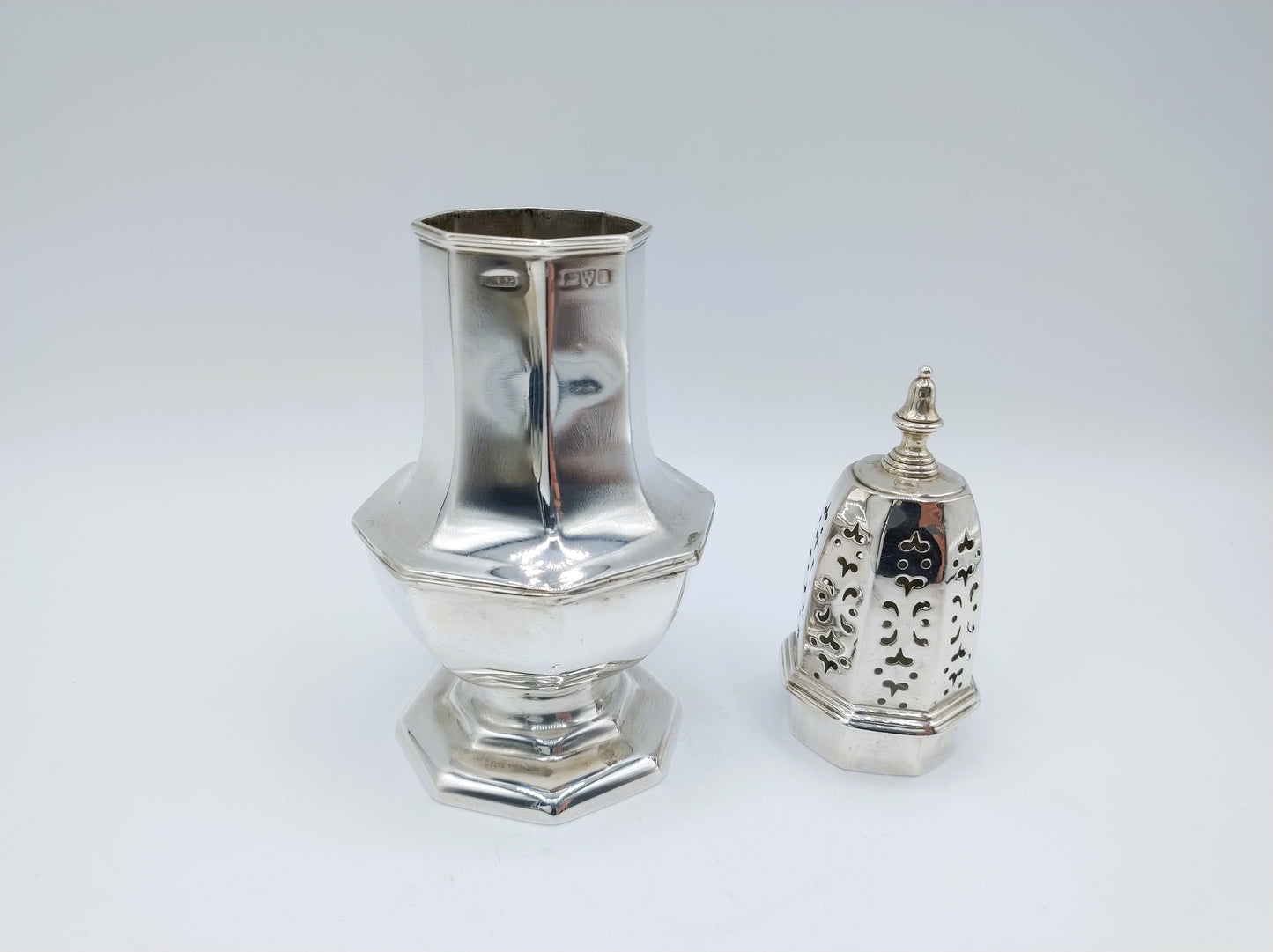 Silver sugar sifter, Stokes & Ireland Ltd, Chester, 1909