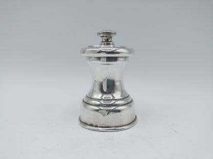 Silver pepper mill, W. Hutton & Sons Ltd, Birmingham, 1909