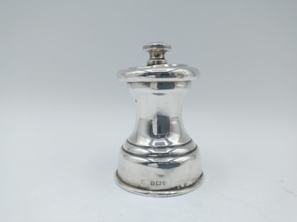 Silver pepper mill, W. Hutton & Sons Ltd, Birmingham, 1909
