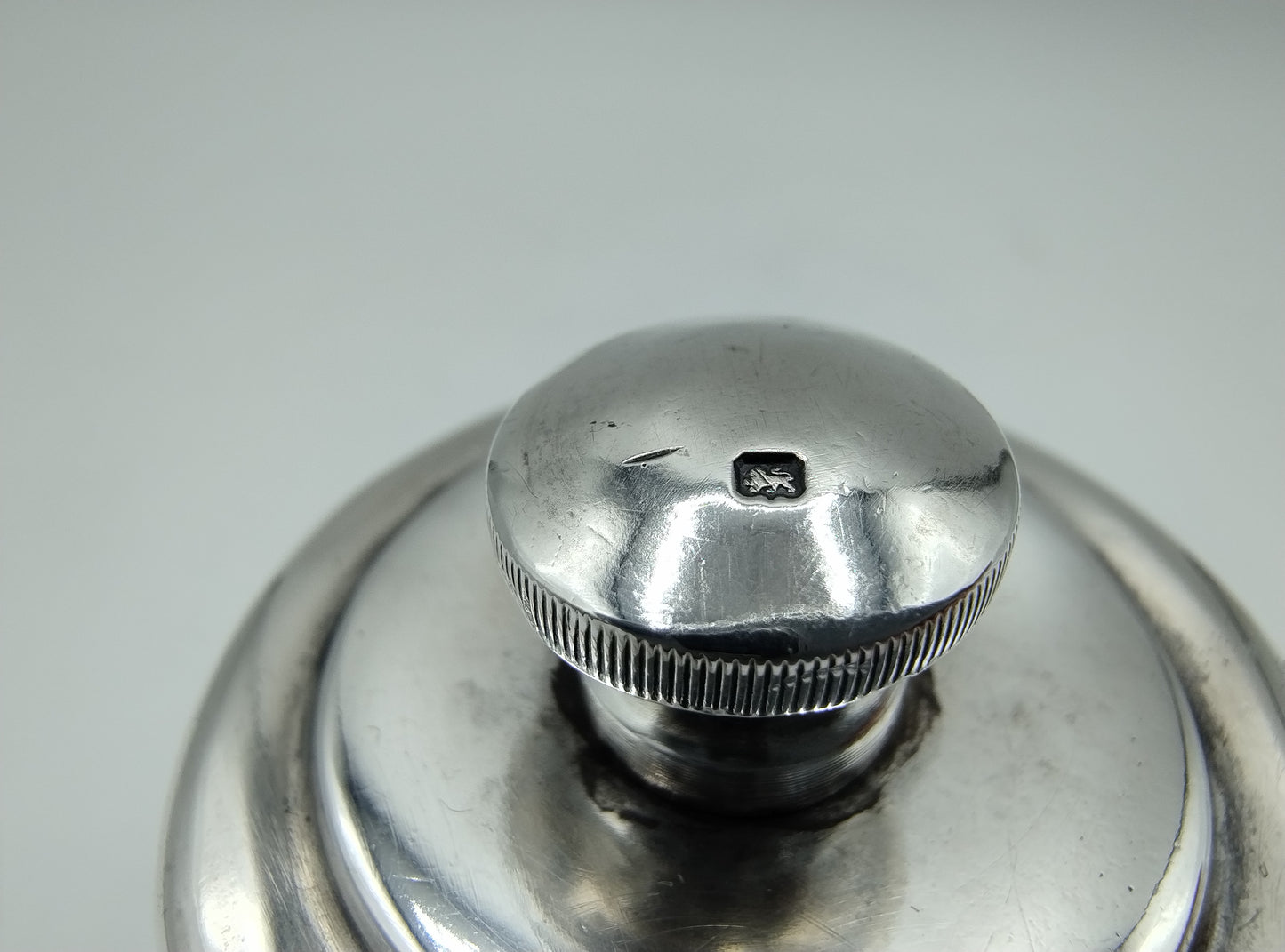 Silver pepper mill, W. Hutton & Sons Ltd, Birmingham, 1909