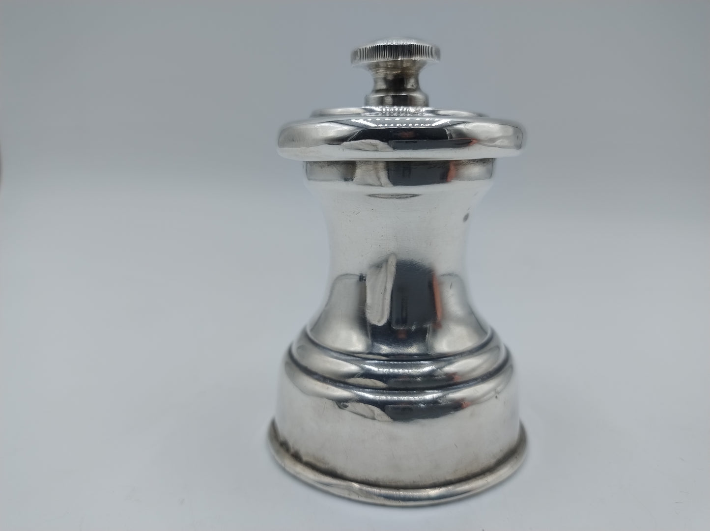 Silver pepper mill, W. Hutton & Sons Ltd, Birmingham, 1909
