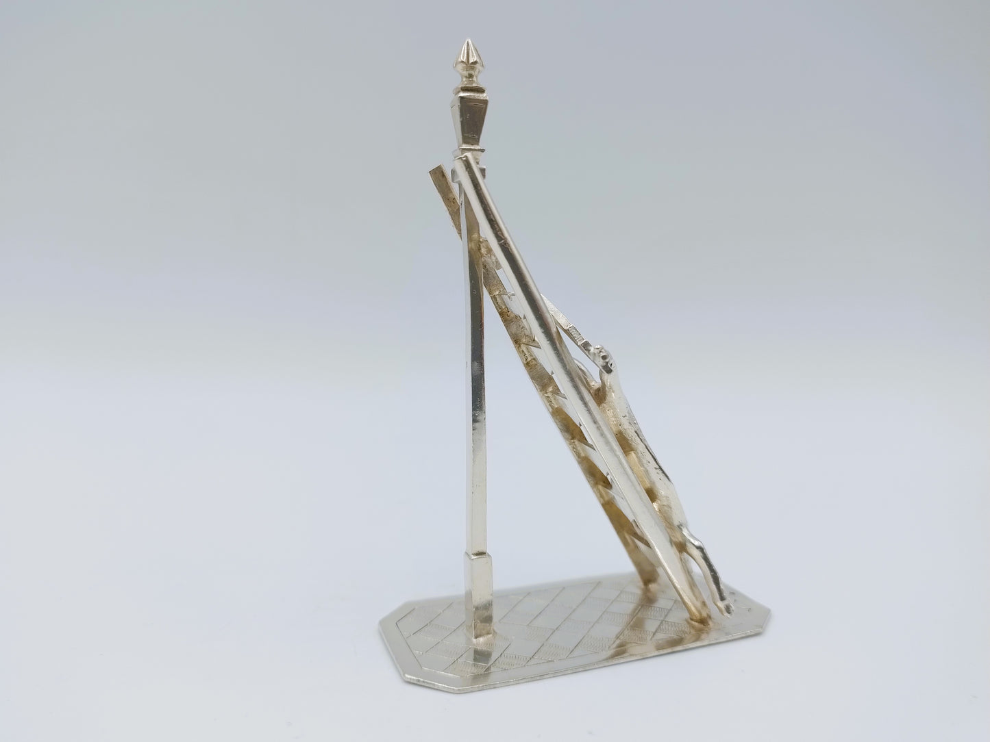 Zilveren miniatuur varken op ladder, P. van Somerwil I, Amsterdam, ca. 1730