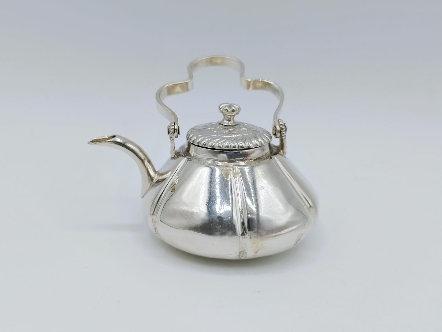 Zilveren miniatuur waterketel,  P. van Somerwil I, Amsterdam, 1736