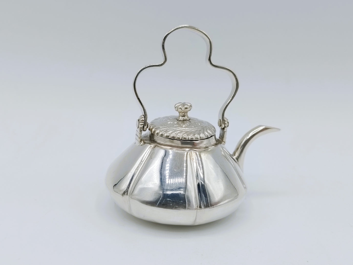 Zilveren miniatuur waterketel,  P. van Somerwil I, Amsterdam, 1736
