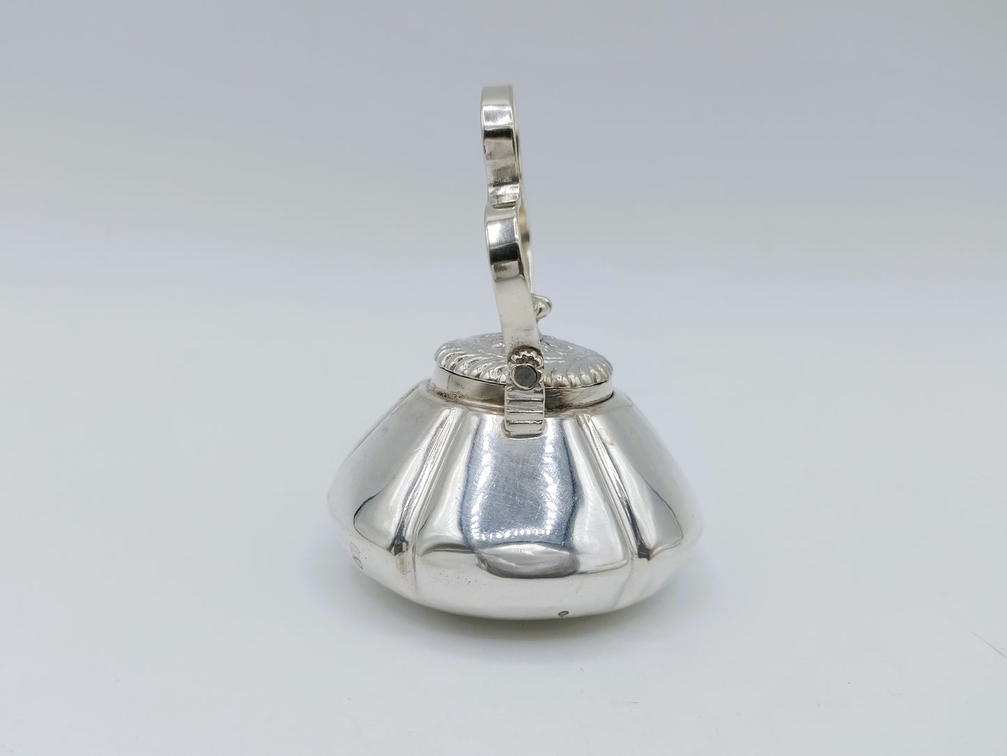 Zilveren miniatuur waterketel,  P. van Somerwil I, Amsterdam, 1736