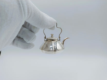 Zilveren miniatuur waterketel,  P. van Somerwil I, Amsterdam, 1736