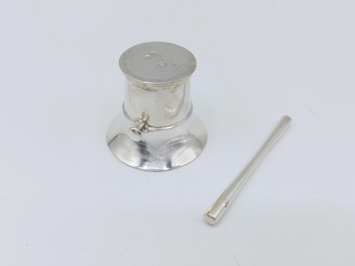 Zilveren miniatuur vijzel, W. van Strant, Amsterdam, 1734