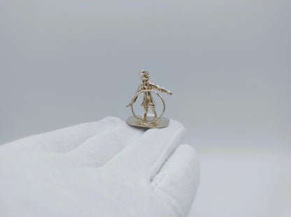 Zilveren miniatuur jongen met hoepel, F. van Strant I, Amsterdam, ca. 1720