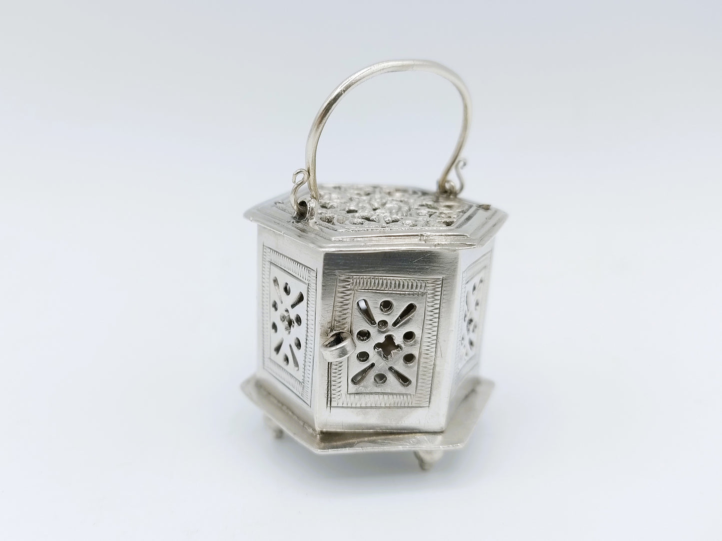 Zilveren miniatuur stoof, A. Vorsterman, Amsterdam, ca. 1670