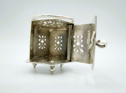 Zilveren miniatuur stoof, A. Vorsterman, Amsterdam, ca. 1670