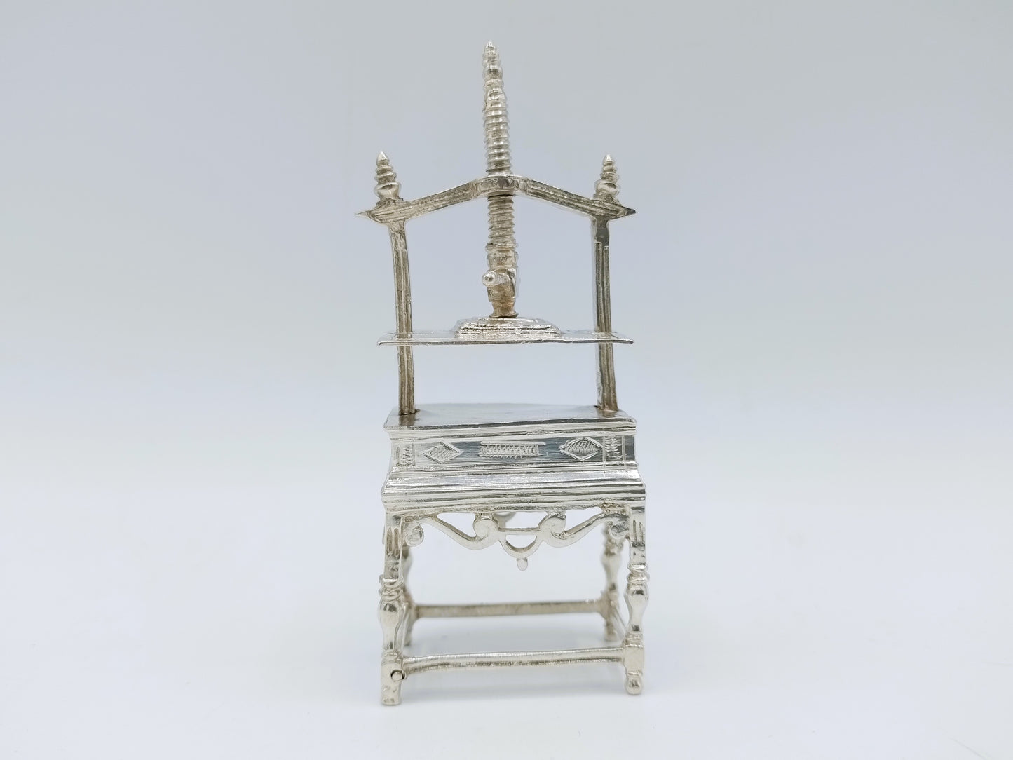 Zilveren miniatuur linnenpers, J. Dijckman, Amsterdam, ca. 1680