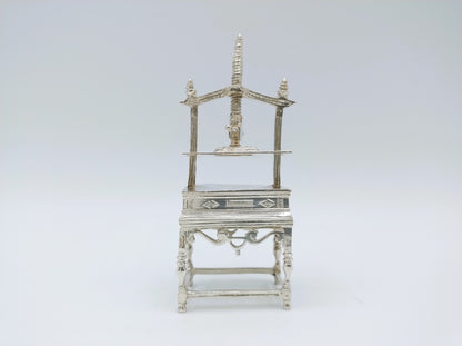 Zilveren miniatuur linnenpers, J. Dijckman, Amsterdam, ca. 1680