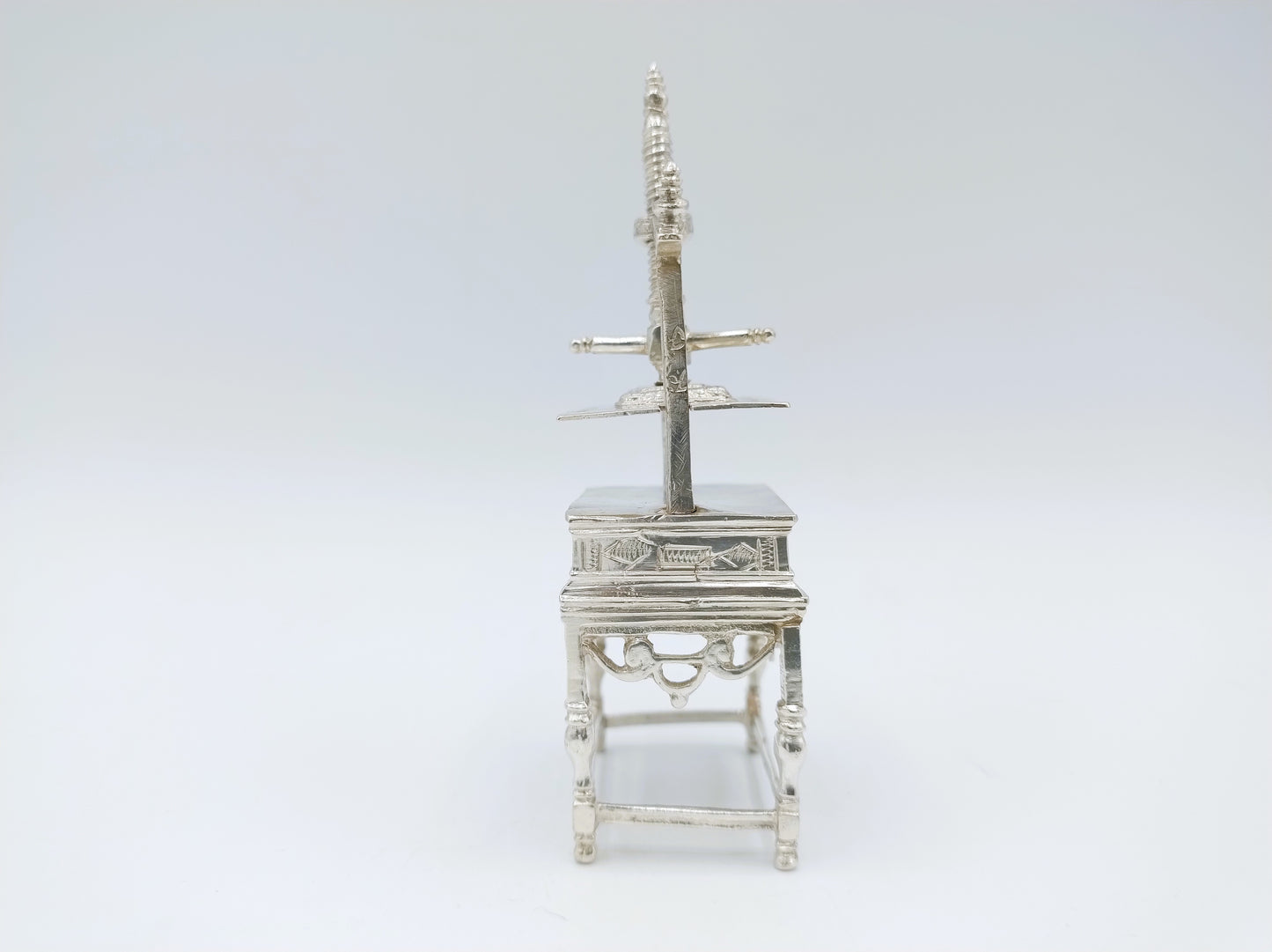 Zilveren miniatuur linnenpers, J. Dijckman, Amsterdam, ca. 1680