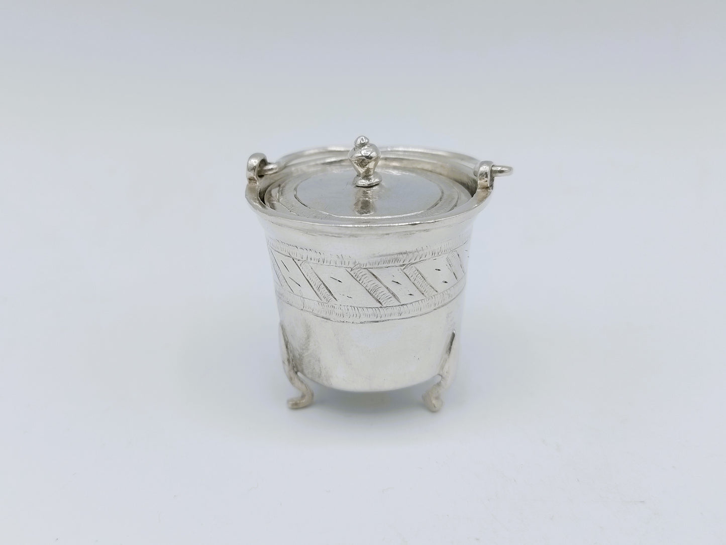 Zilveren miniatuur emmer met deksel, L. Eylof, Amsterdam, ca. 1675
