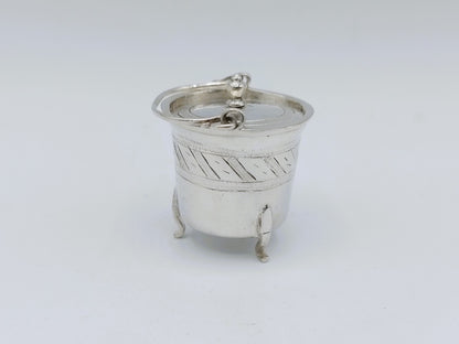 Zilveren miniatuur emmer met deksel, L. Eylof, Amsterdam, ca. 1675