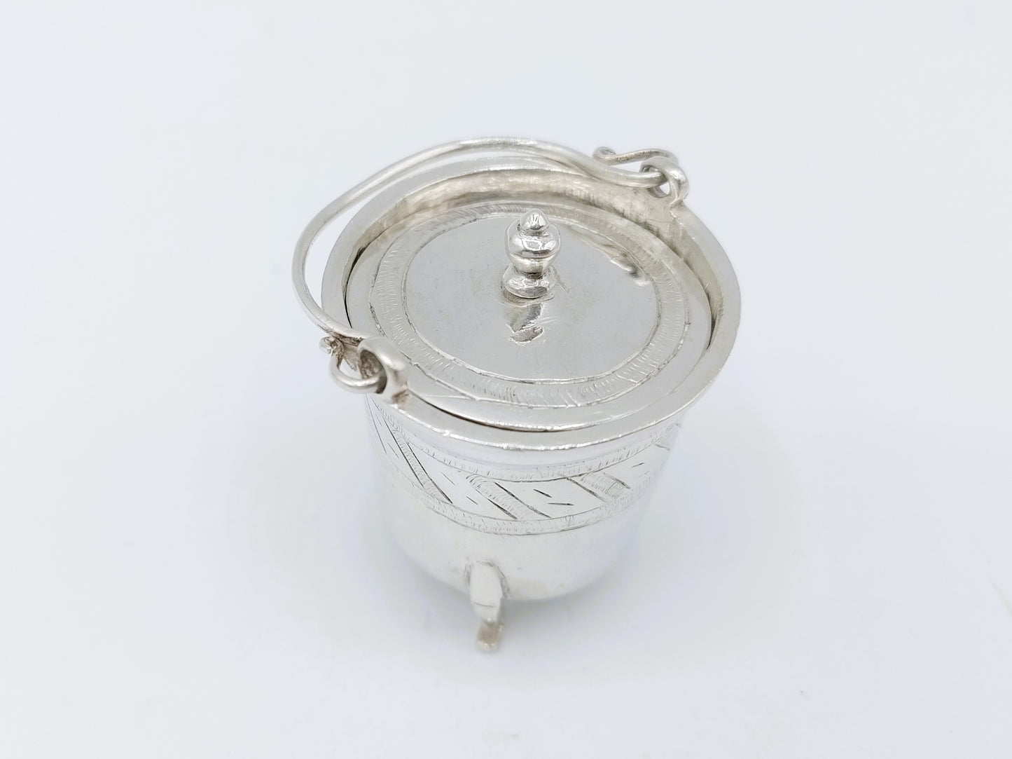 Zilveren miniatuur emmer met deksel, L. Eylof, Amsterdam, ca. 1675
