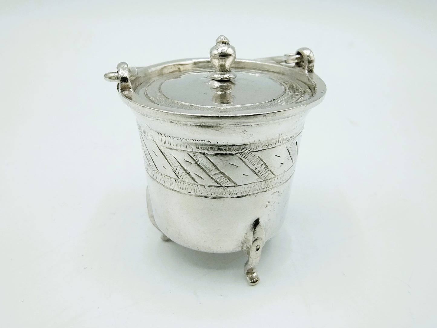 Zilveren miniatuur emmer met deksel, L. Eylof, Amsterdam, ca. 1675