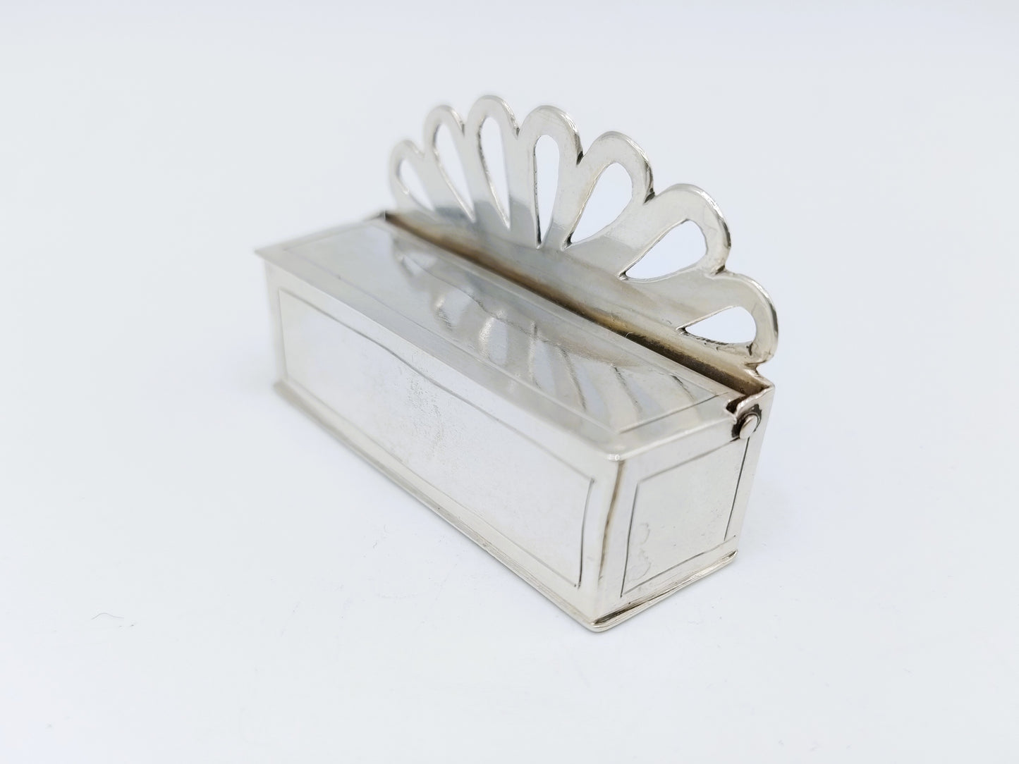 Zilveren miniatuur kaarsenbak, J. Breda, Amsterdam, ca. 1690