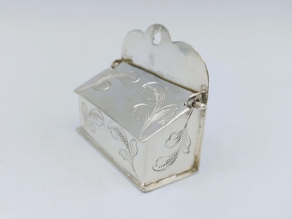 Zilveren miniatuur kaarsenbak, A. van der Hoeff, Haarlem, ca. 1720