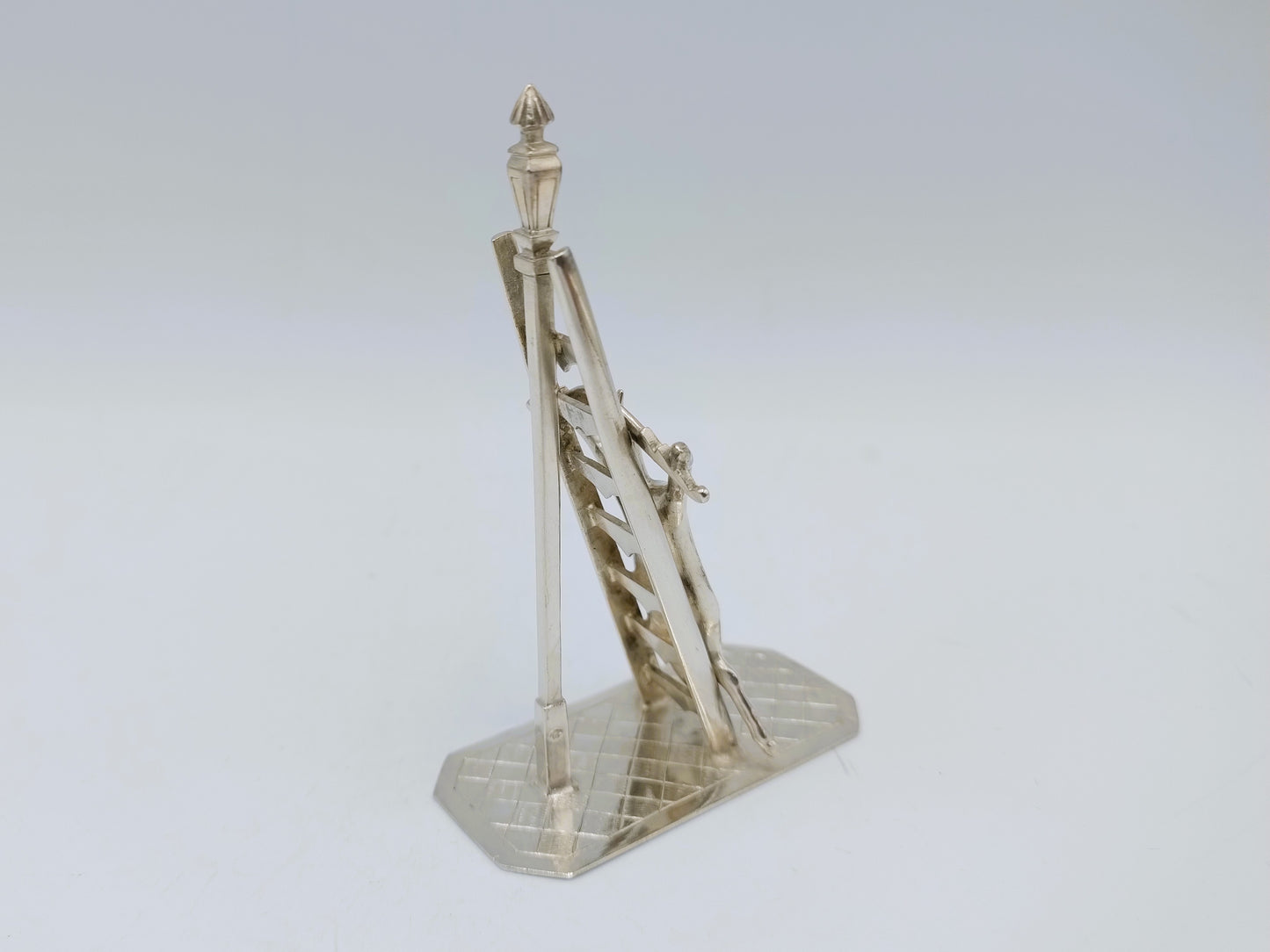 Zilveren miniatuur varken op ladder, W. van Strant,  Amsterdam, 1732