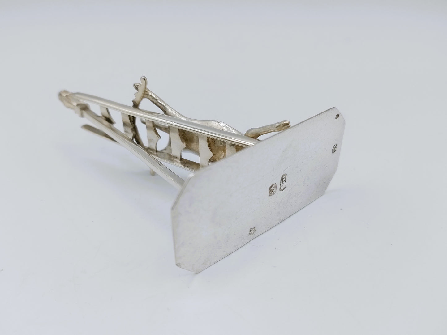 Zilveren miniatuur varken op ladder, W. van Strant,  Amsterdam, 1732