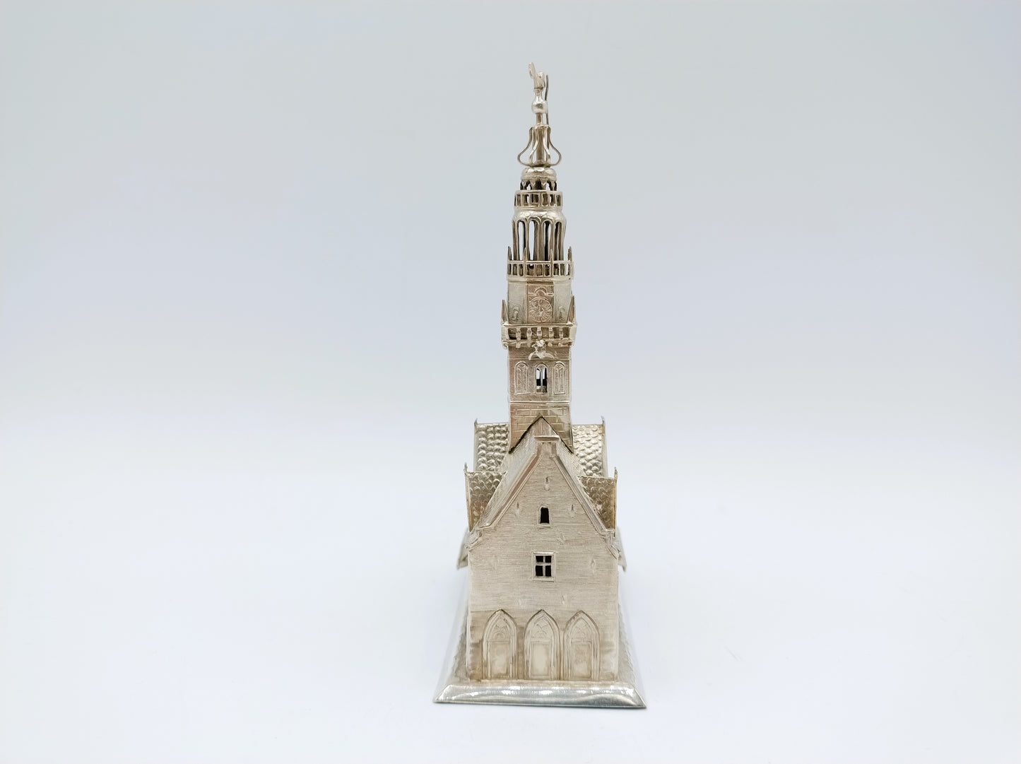 Miniatuur zilveren waaggebouw, D.J. Levert, Alkmaar, 1913