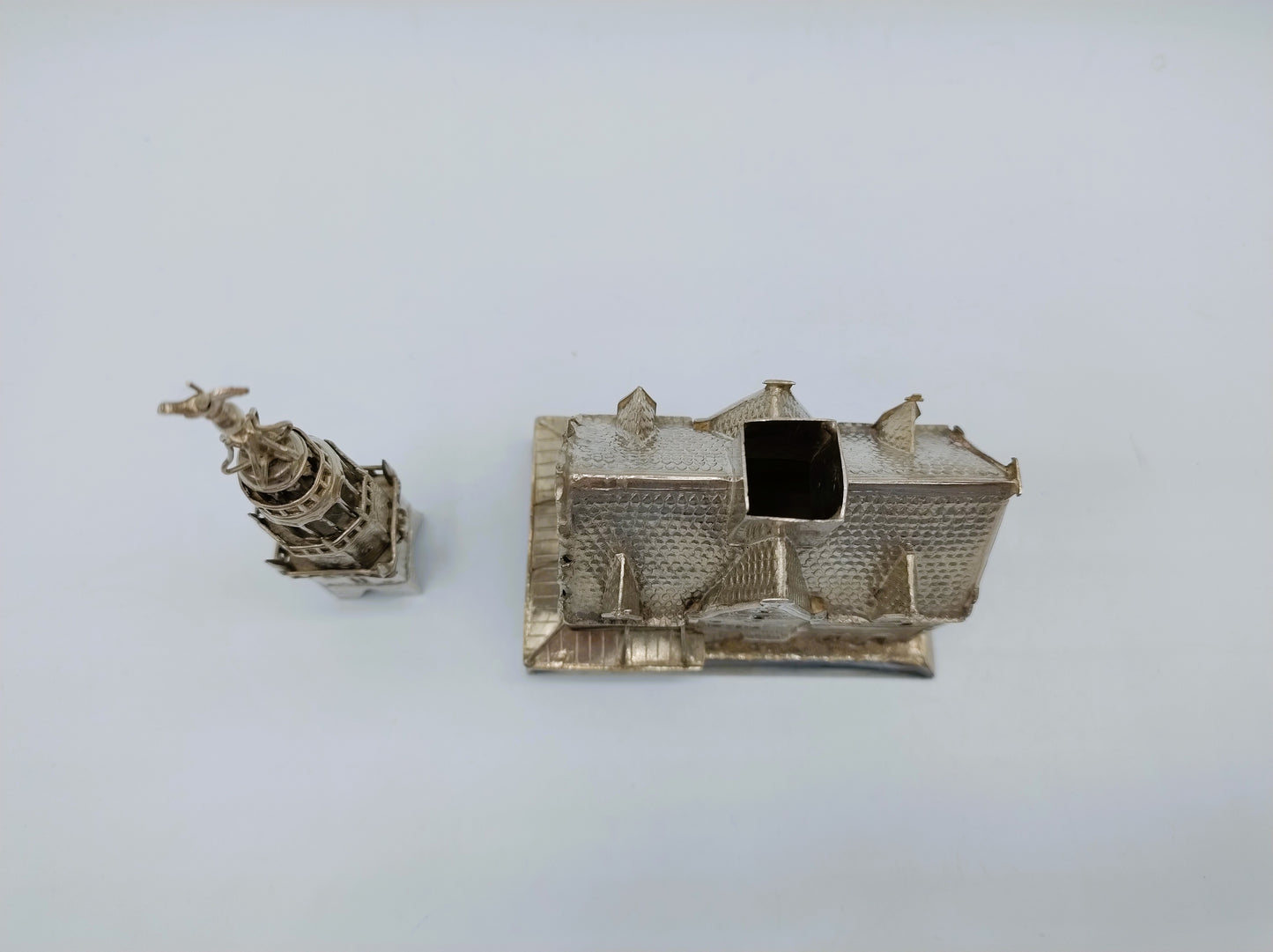 Miniatuur zilveren waaggebouw, D.J. Levert, Alkmaar, 1913