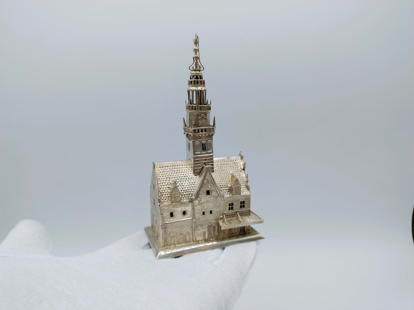 Miniatuur zilveren waaggebouw, D.J. Levert, Alkmaar, 1913