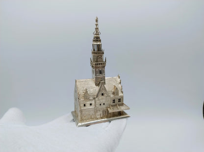 Miniatuur zilveren waaggebouw, D.J. Levert, Alkmaar, 1913