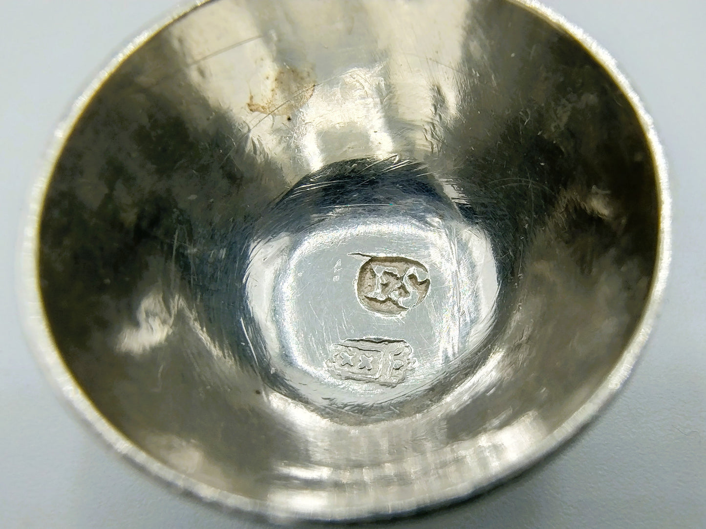 Zilveren miniatuur, bord en kom, F. van Strant I, Amsterdam, ca. 1715