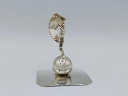 Zilveren miniatuur jongen met vlieger, A. van der Hoeff, Haarlem, ca. 1710