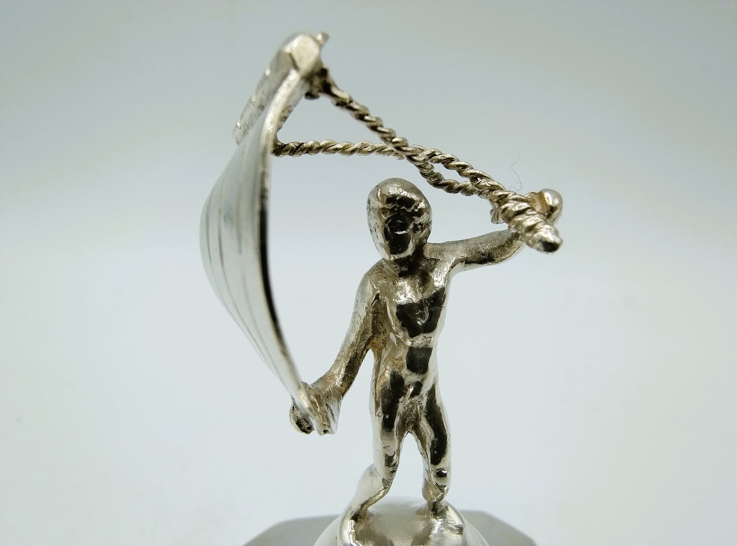 Zilveren miniatuur jongen met vlieger, A. van der Hoeff, Haarlem, ca. 1710