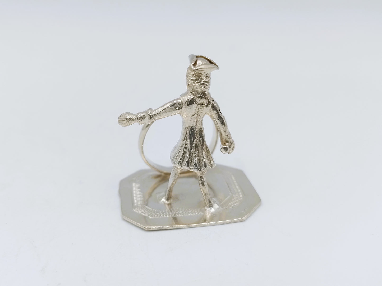 Zilveren miniatuur kind met hoepel, J. Borduur, Amsterdam, 1753