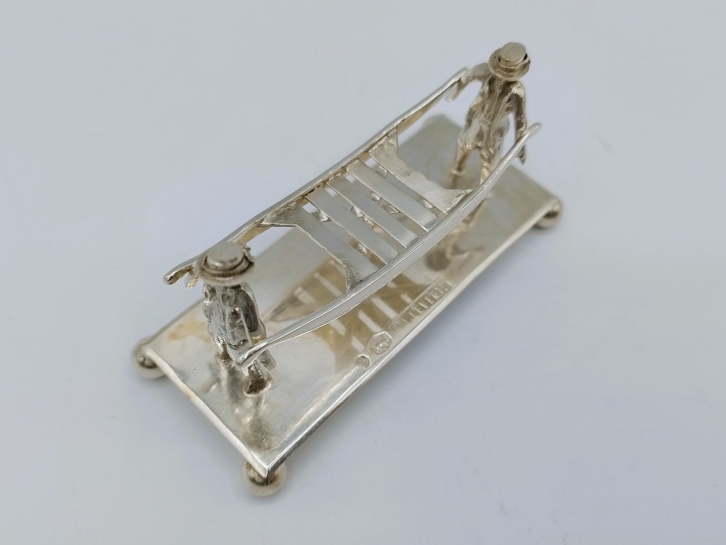 Zilveren miniatuur kaasdragers, D.J. Levert, Alkmaar, 1909