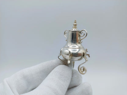 Zilveren miniatuur kraantjeskan, T. Huigen, Harlingen, ca. 1690