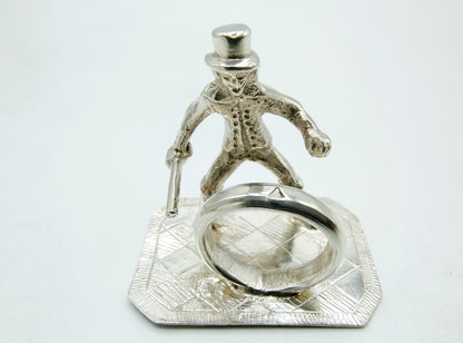 Zilveren miniatuur kind met hoepel, 17e eeuws