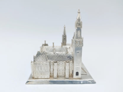 Zilveren miniatuur vredespaleis den Haag, Y.T. van Erp, Leeuwarden, 1913