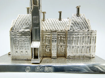 Zilveren miniatuur vredespaleis den Haag, Y.T. van Erp, Leeuwarden, 1913