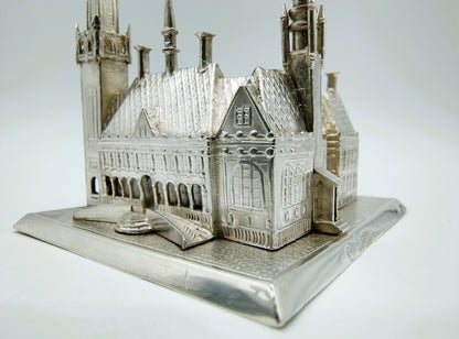 Zilveren miniatuur vredespaleis den Haag, Y.T. van Erp, Leeuwarden, 1913