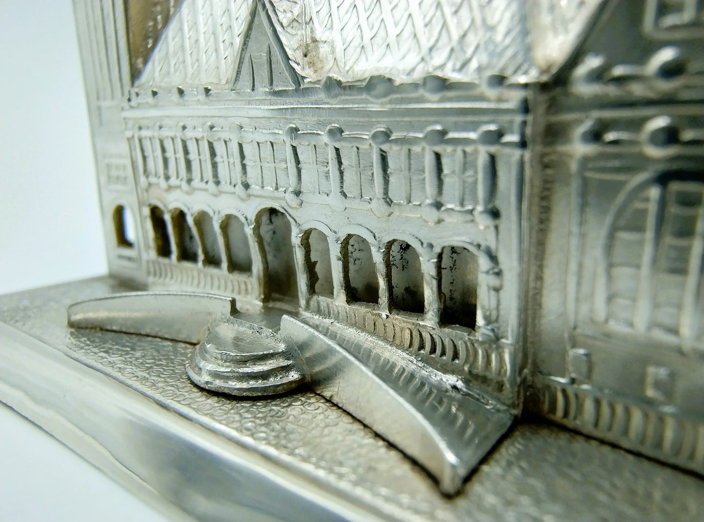 Zilveren miniatuur vredespaleis den Haag, Y.T. van Erp, Leeuwarden, 1913