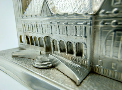 Zilveren miniatuur vredespaleis den Haag, Y.T. van Erp, Leeuwarden, 1913