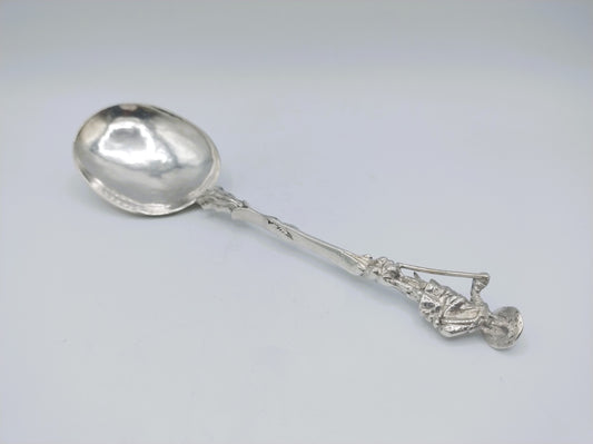 Zilveren sierlepel voorzien van een ruiter (cavalerist) met sabel, C. Meyer, Amsterdam, 1661